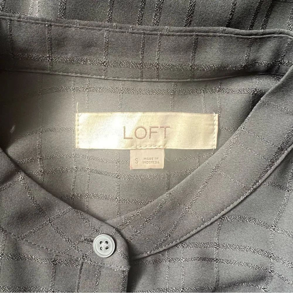 Loft Black Jacquard Patterned Button Down Blouse - Picture 8 of 10